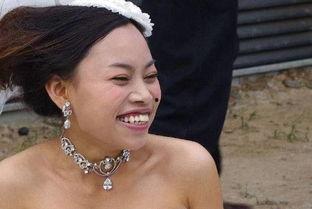 上海模特吃瓜事件,网络舆论下的形象危机与反思